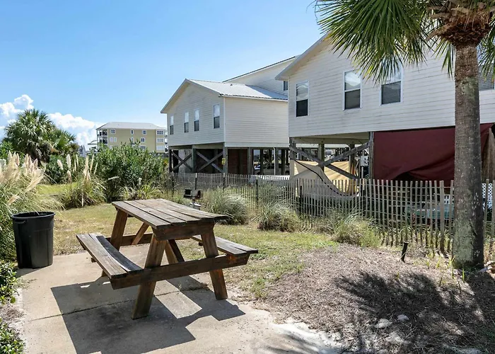 Stylish Coastal Escape Near The With Pool Wifi Full Kitchen & Ac Holiday home