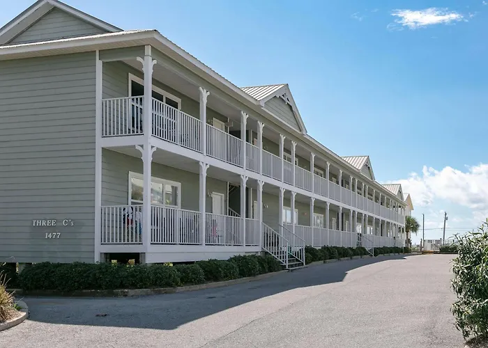 Stylish Coastal Escape Near The With Pool Wifi Full Kitchen & Ac *